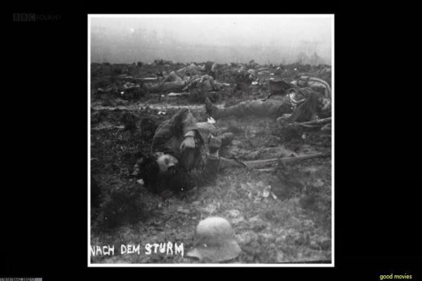 《逃出狂人镇》逃出狂人镇的末世求生,剖析美国恐怖片的变态与逃亡冒险